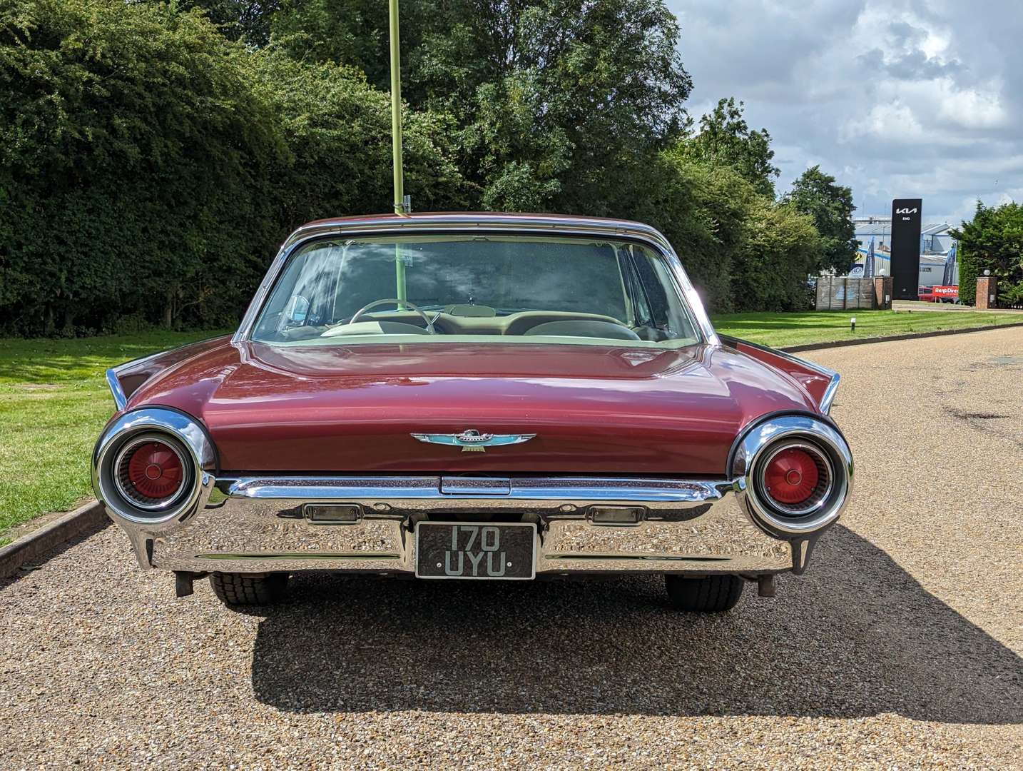 <p>1961 FORD THUNDERBIRD AUTO</p>