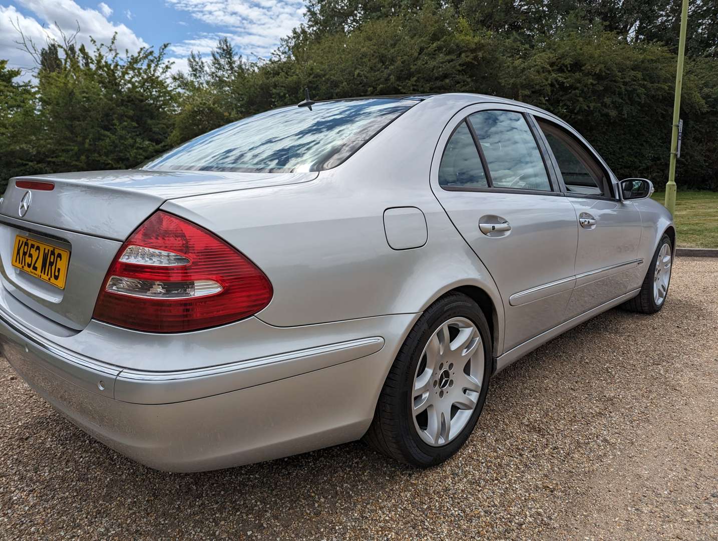 <p>2002 MERCEDES E500 AUTO</p>