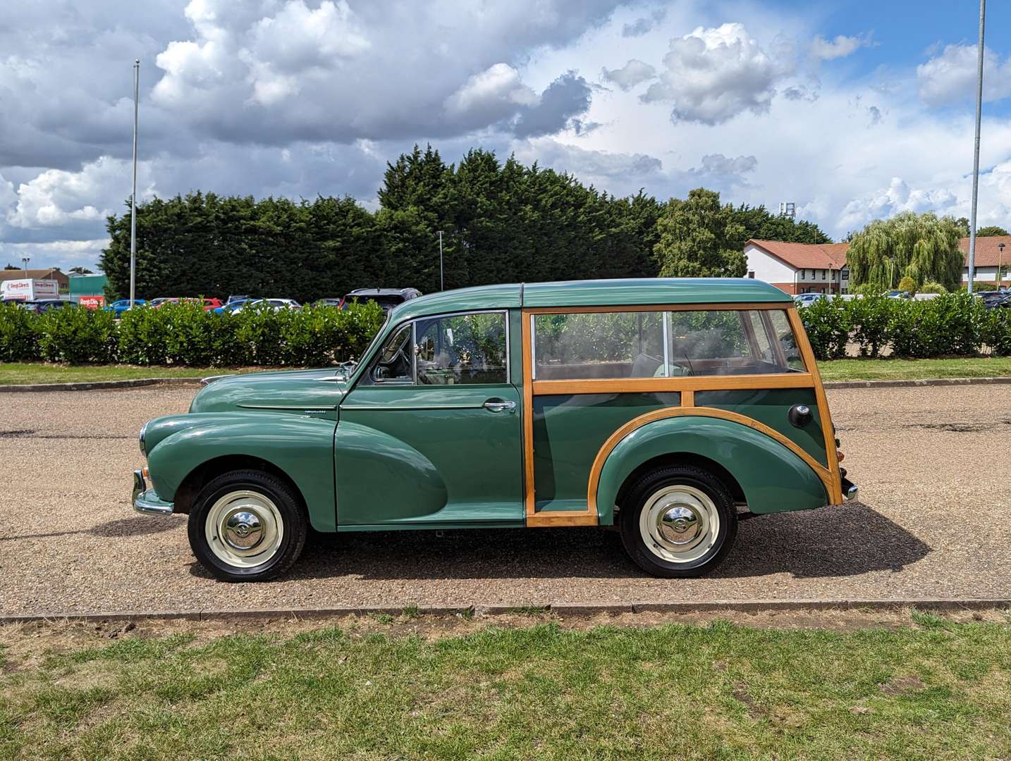 <p>1964 MORRIS MINOR TRAVELLER</p>