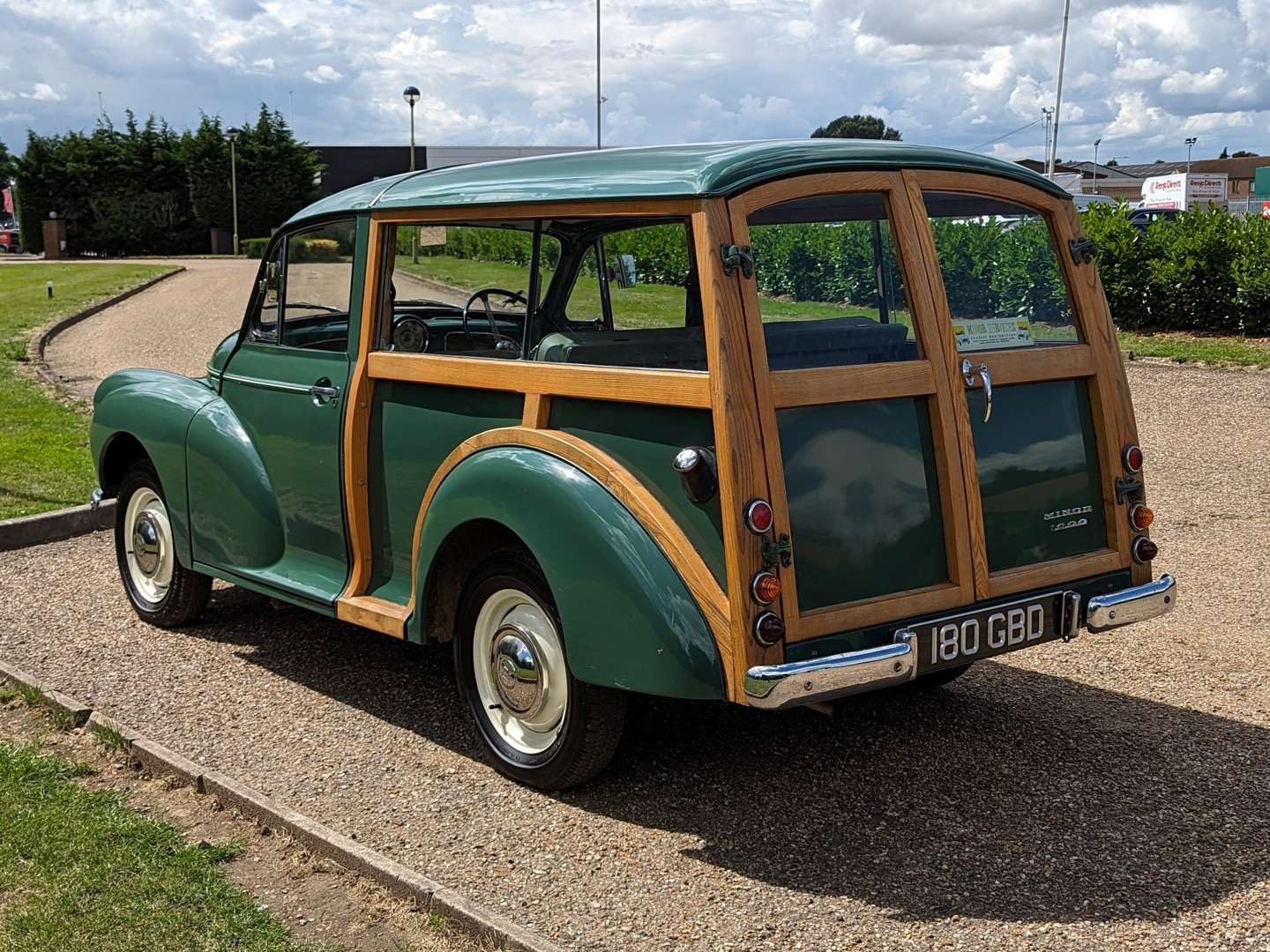 <p>1964 MORRIS MINOR TRAVELLER</p>