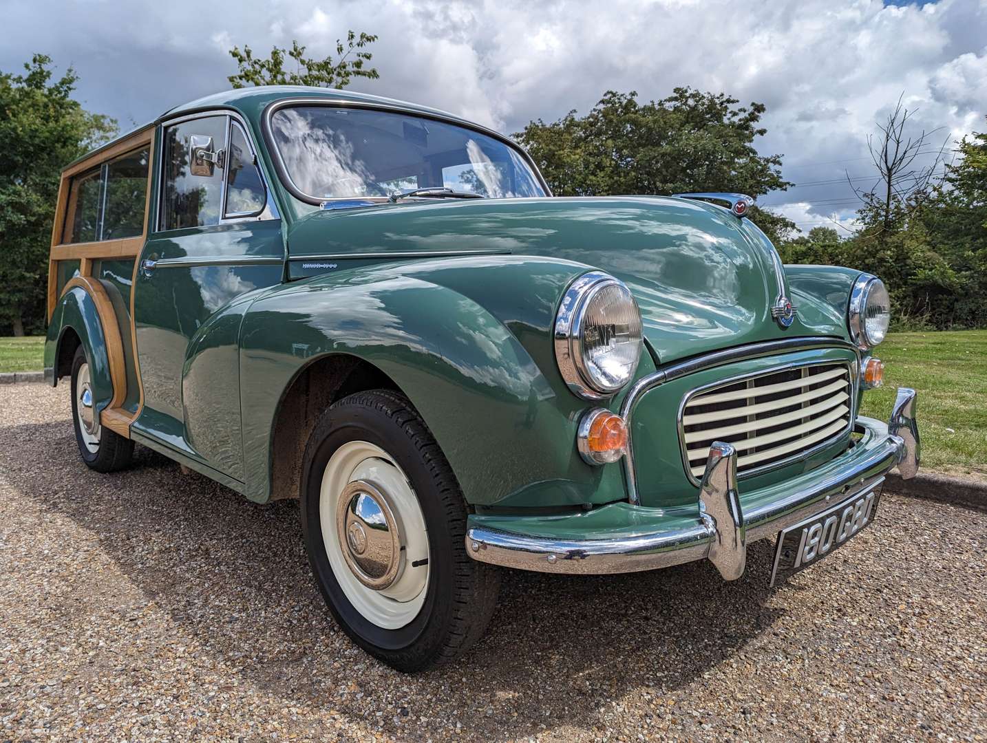 <p>1964 MORRIS MINOR TRAVELLER</p>