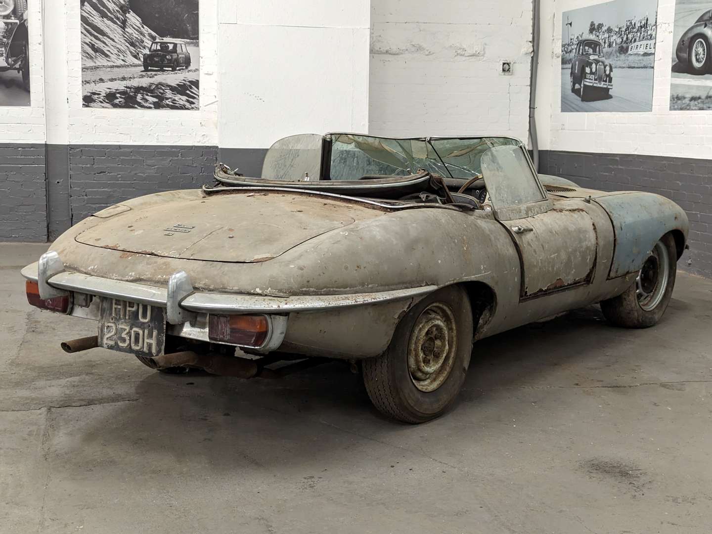 <p>1969 JAGUAR E-TYPE 4.2 ROADSTER SII from the David Brown collection</p>