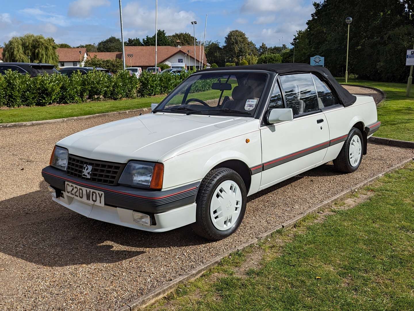 <p>1986 VAUXHALL CAVALIER 1.8 CONVERTIBLE</p>