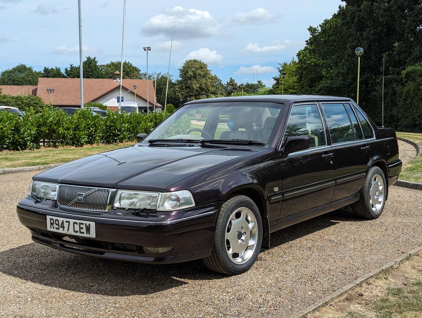 <p>1997 VOLVO S90 24V LUXURY ED.</p>