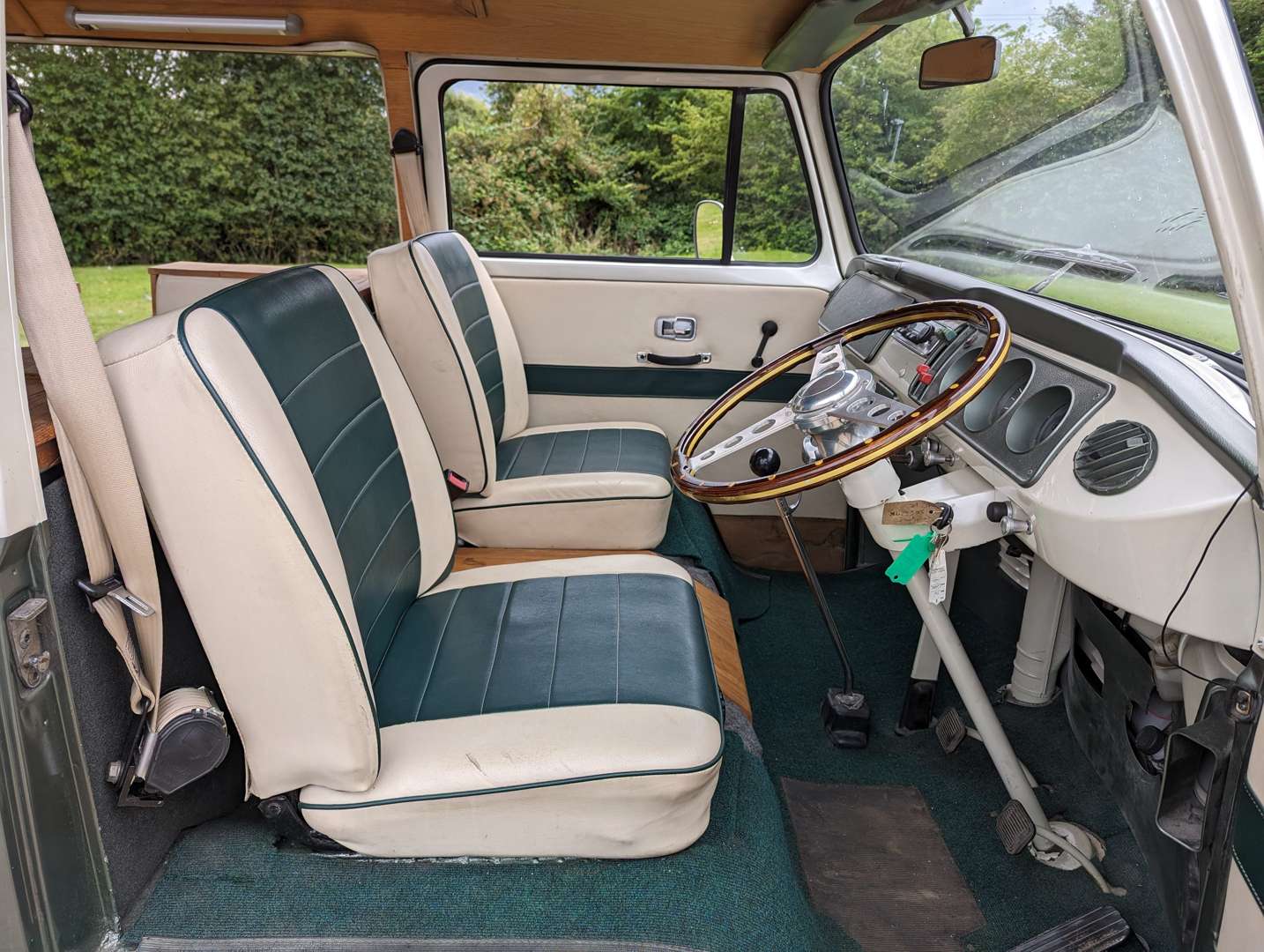 <p>1971 VW T2 CAMPER</p>