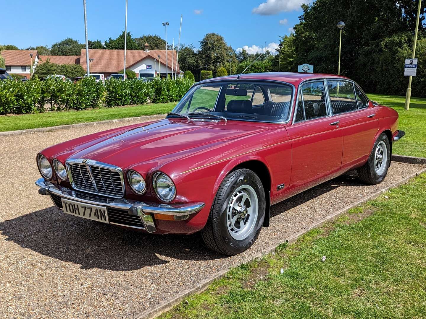 <p>1974 JAGUAR XJ6 4.2 L AUTO SERIES 2</p>