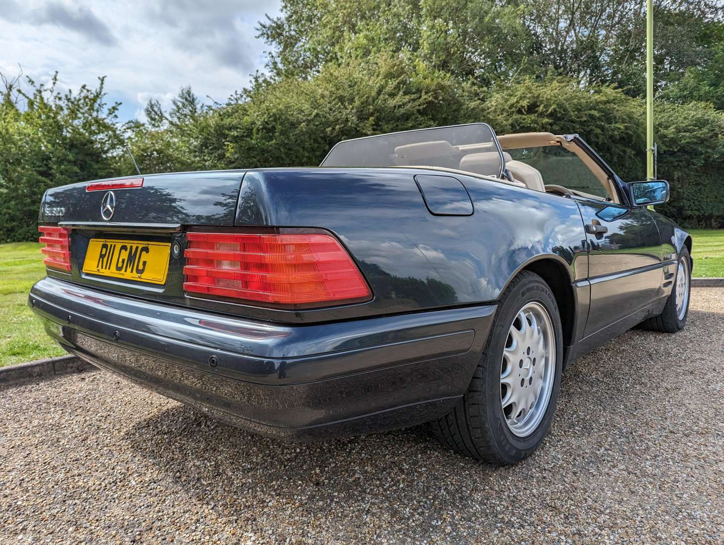 <p>1997 MERCEDES SL 320 AUTO</p>