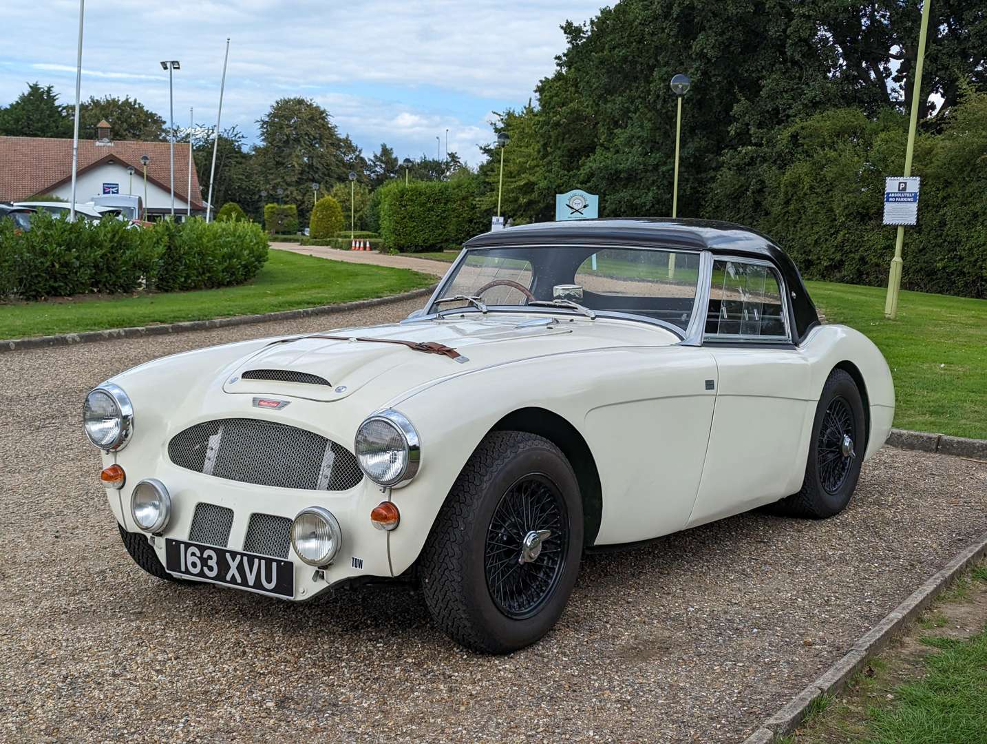 <p>1957 AUSTIN HEALEY 100/6 BN4</p>