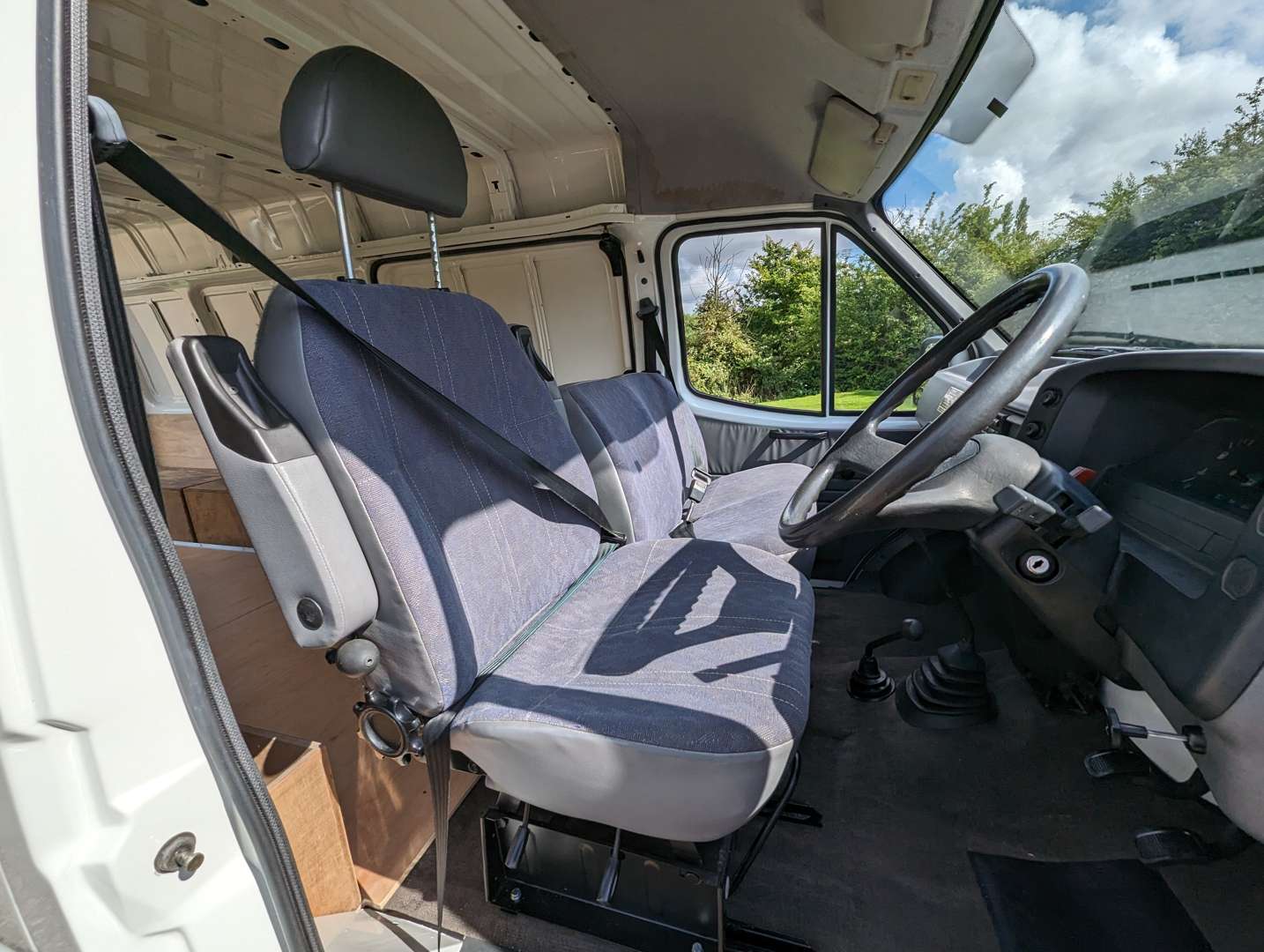 <p>1989 FORD TRANSIT COUNTY 4X4</p>