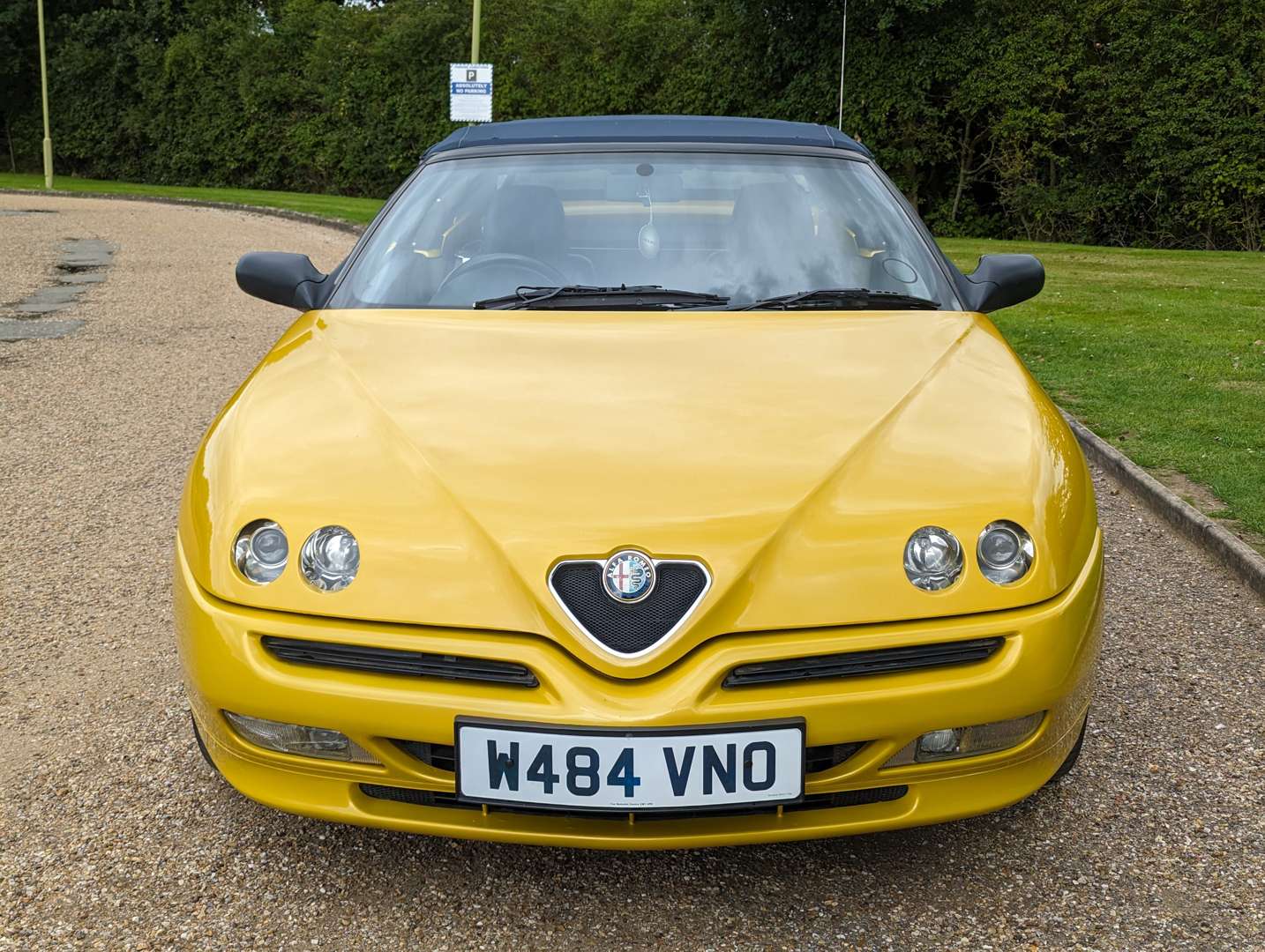 <p>2000 ALFA ROMEO SPIDER LUSSO T-SPARK 16V</p>