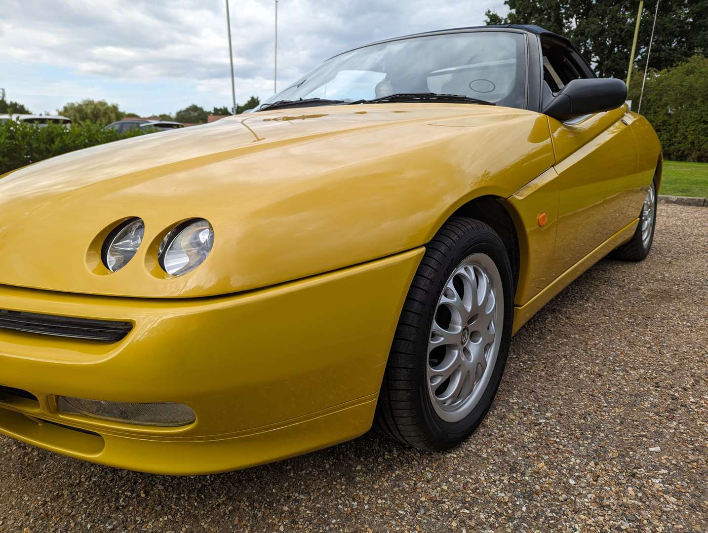 <p>2000 ALFA ROMEO SPIDER LUSSO T-SPARK 16V</p>