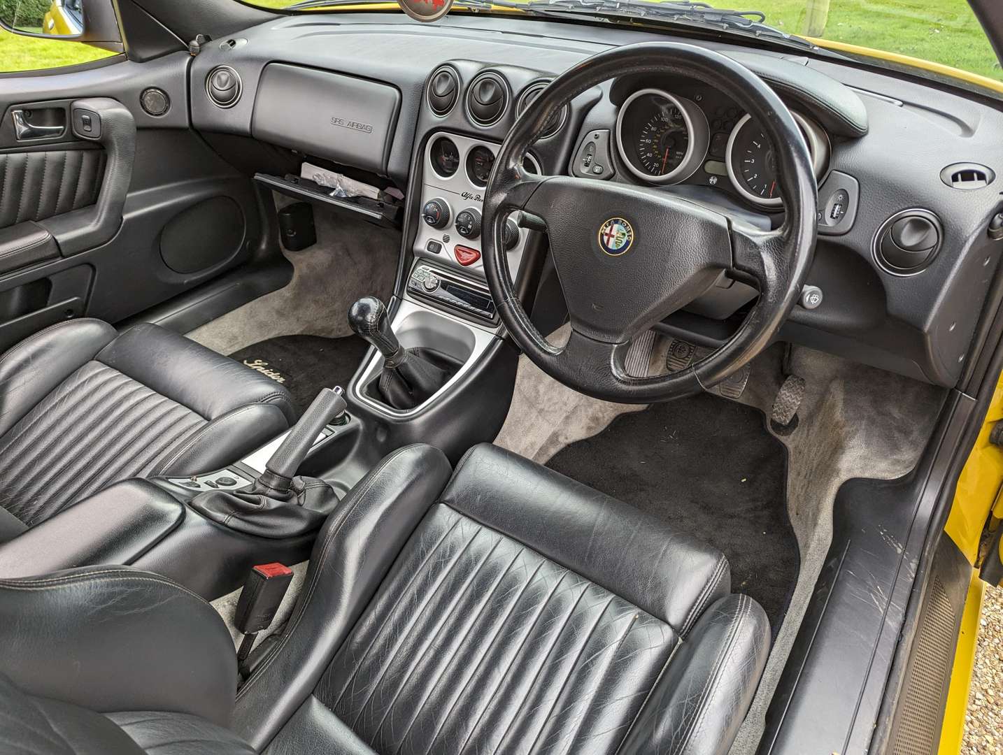 <p>2000 ALFA ROMEO SPIDER LUSSO T-SPARK 16V</p>