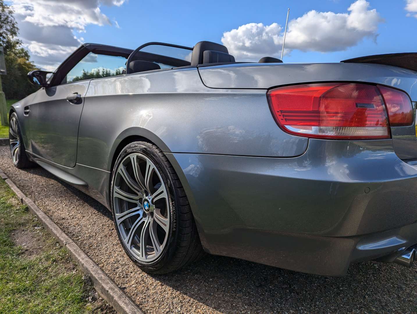 <p>2009 BMW M3 SEMI AUTO CONVERTIBLE</p>