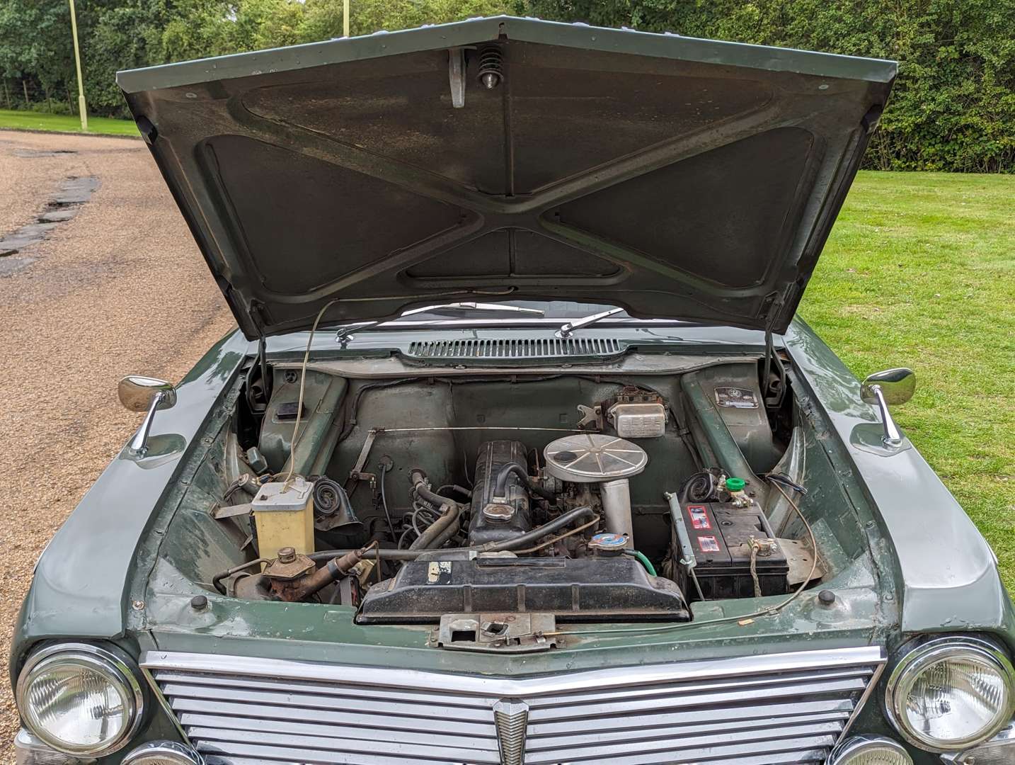 <p>1964 VAUXHALL CRESTA PB</p>