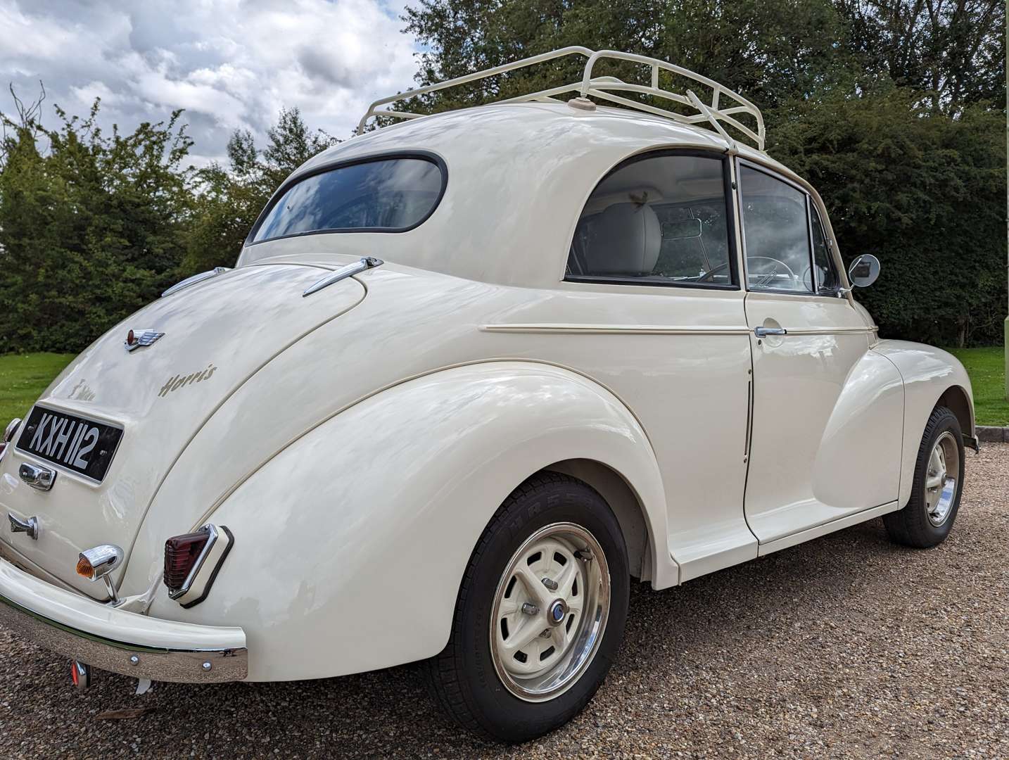 <p>1949 MORRIS MINOR</p>