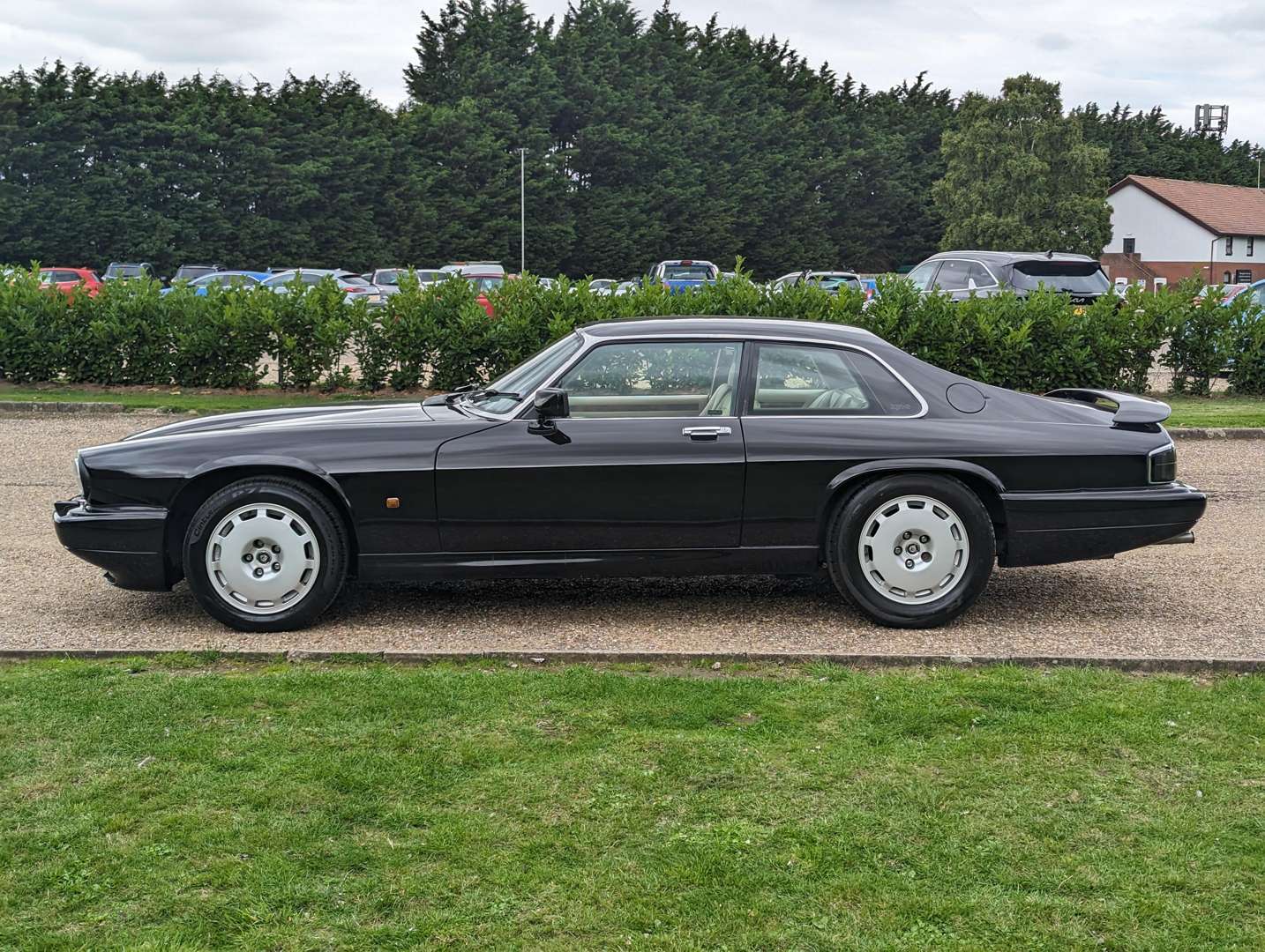 <p>1992 JAGUAR XJR-S 6.0 AUTO</p>