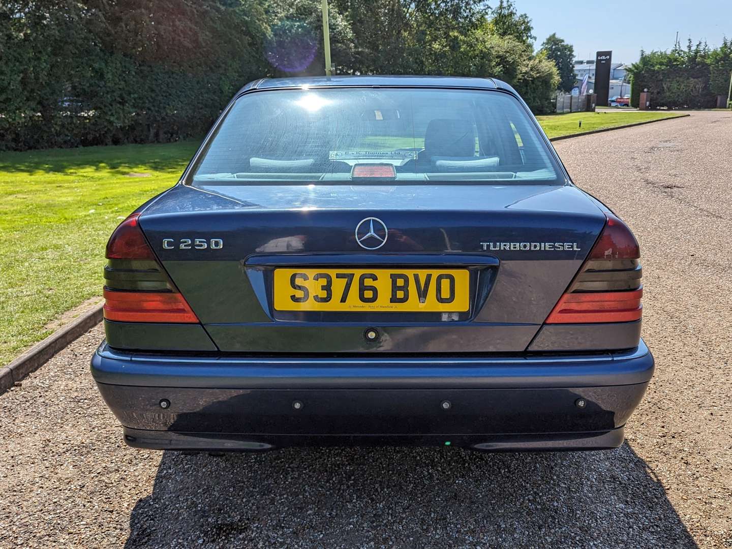 <p>1998 MERCEDES C250 ELEGANCE TD AUTO</p>