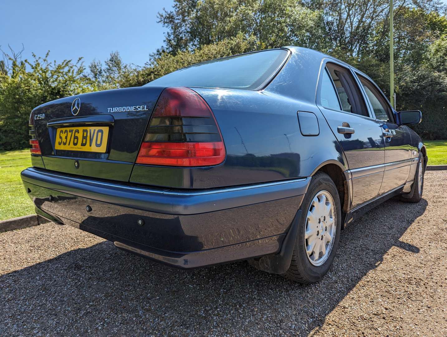 <p>1998 MERCEDES C250 ELEGANCE TD AUTO</p>