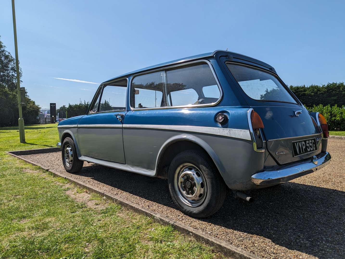 <p>1969 AUSTIN 1300 AUTO COUNTRYMAN</p>