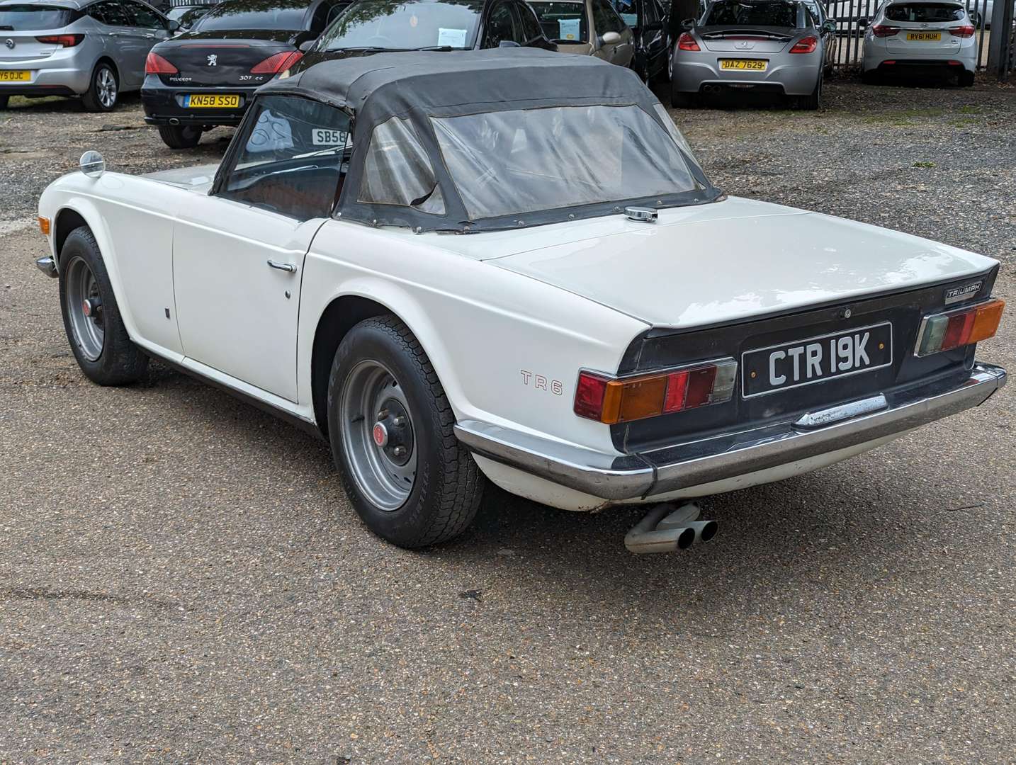 <p>1972 TRIUMPH TR6</p>