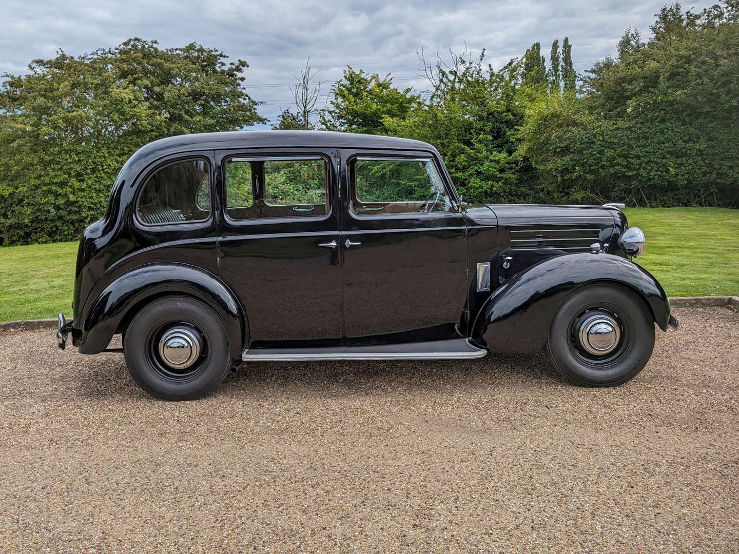 <p>1951 AUSTIN FL1 HIRE CAR&nbsp;</p>