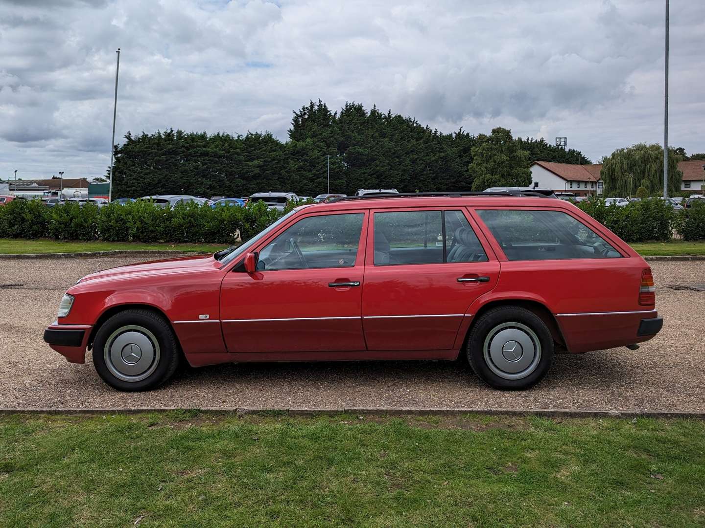 <p>1991 MERCEDES 300TE AUTO ESTATE&nbsp;</p>