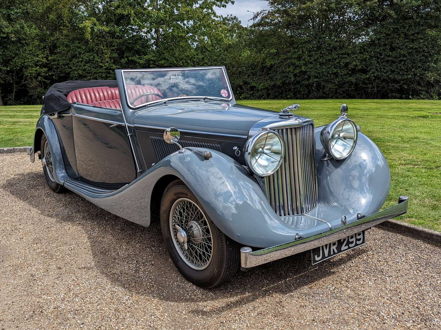 <p>1948 JAGUAR MK IV 2 ½ LITRE THREE POSITION DROP HEAD&nbsp;</p>