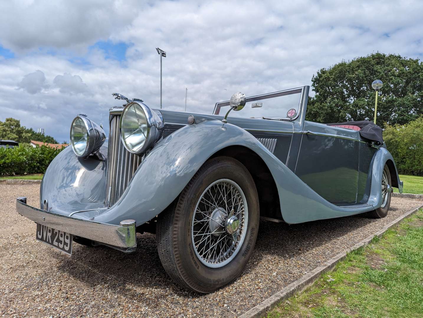 <p>1948 JAGUAR MK IV 2 ½ LITRE THREE POSITION DROP HEAD&nbsp;</p>