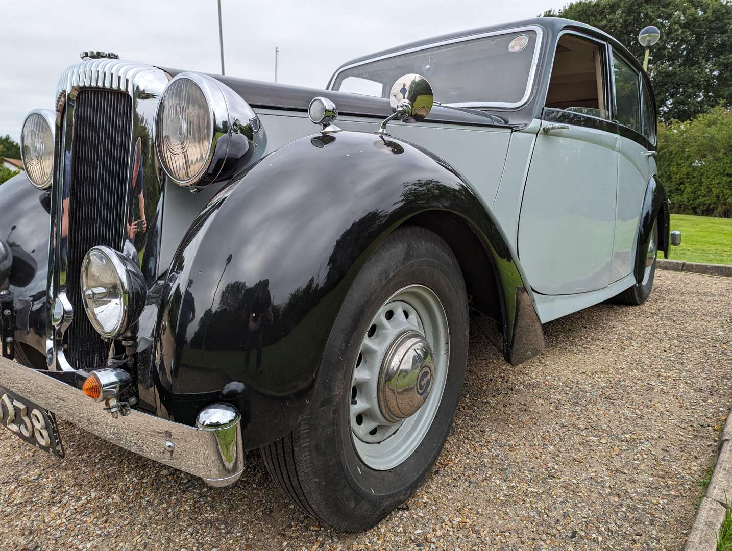 <p>1947 DAIMLER DB18</p>