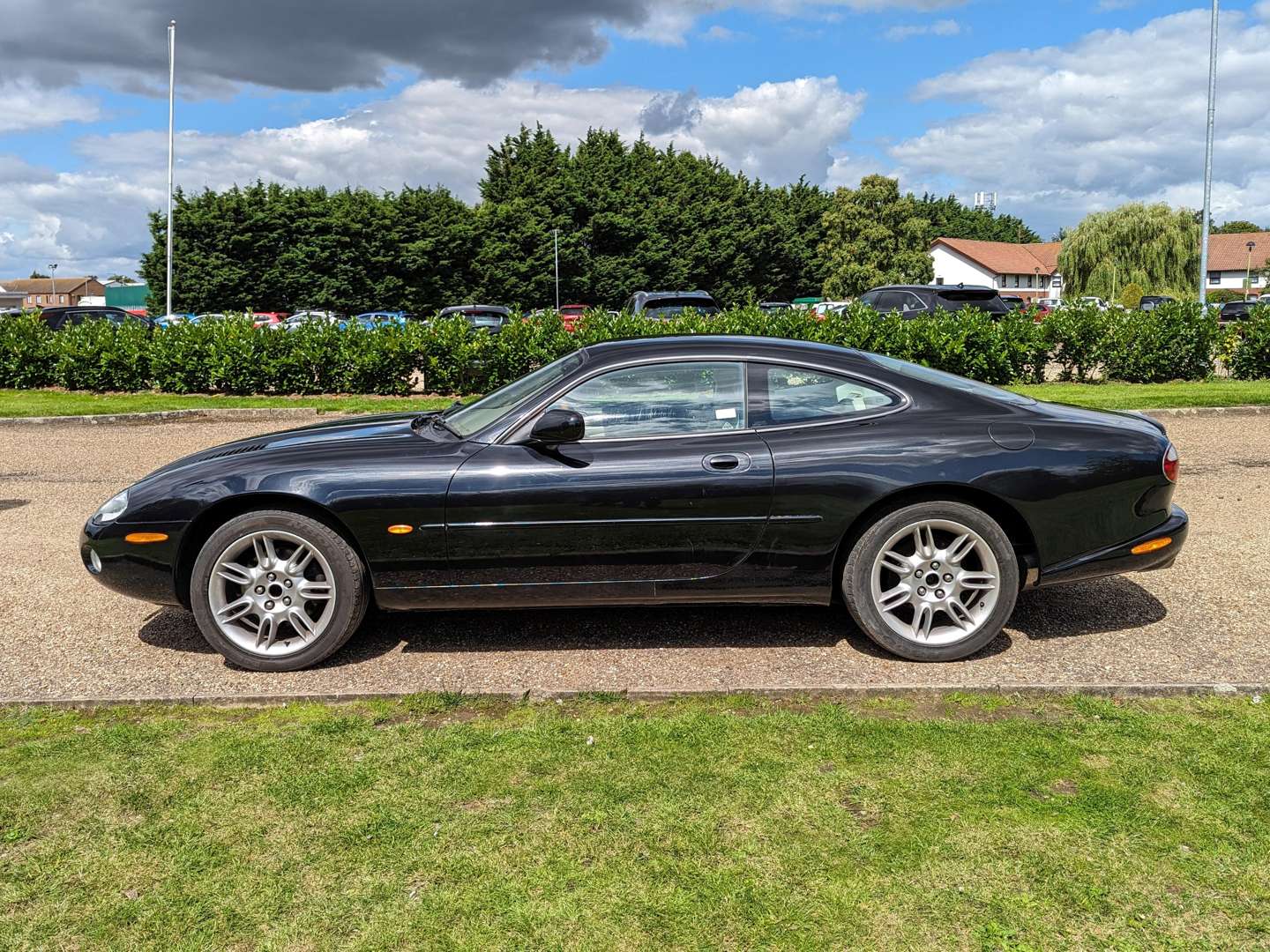 <p>2001 JAGUAR XKR 4.0 AUTO</p>