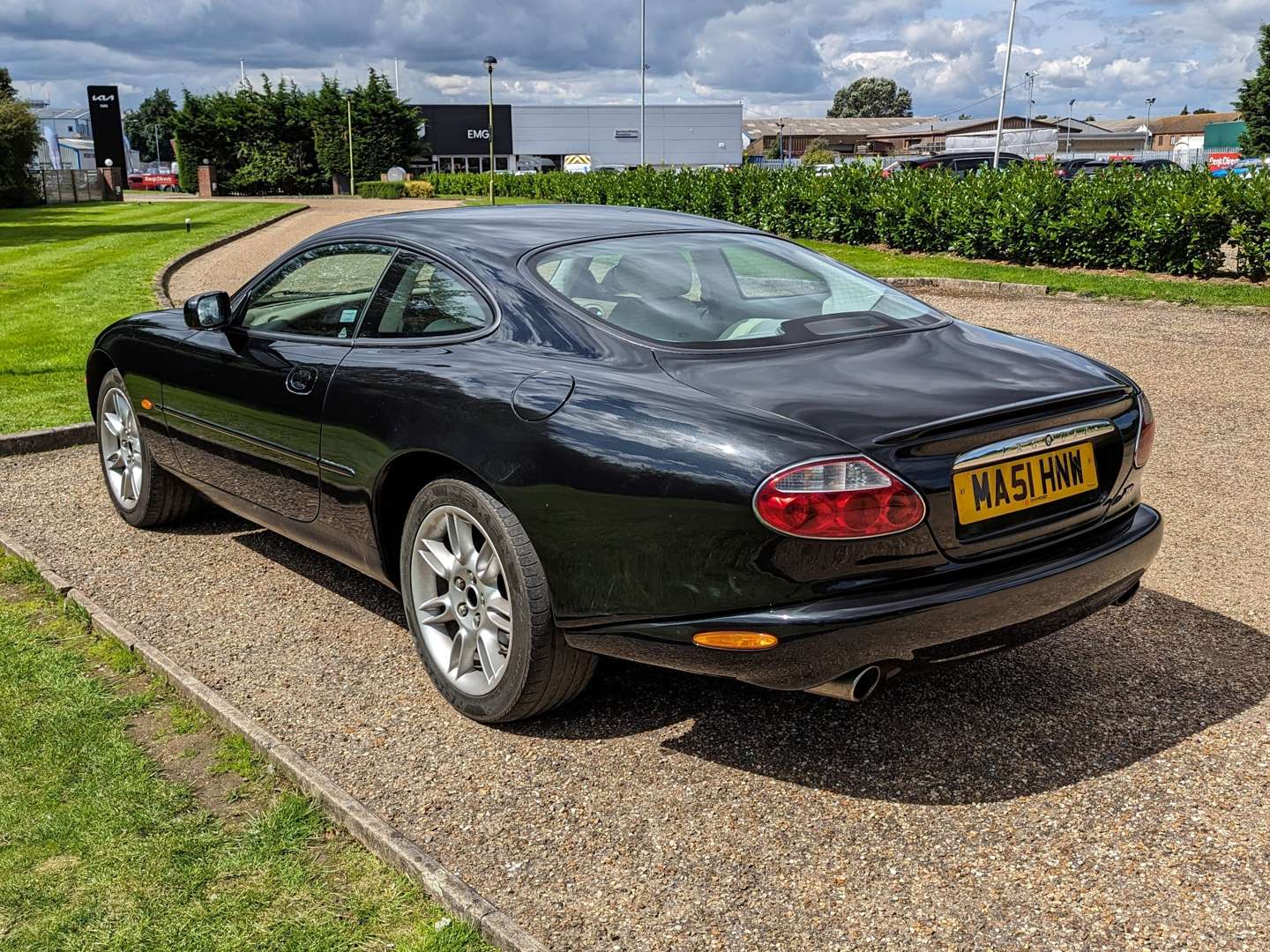 <p>2001 JAGUAR XKR 4.0 AUTO</p>