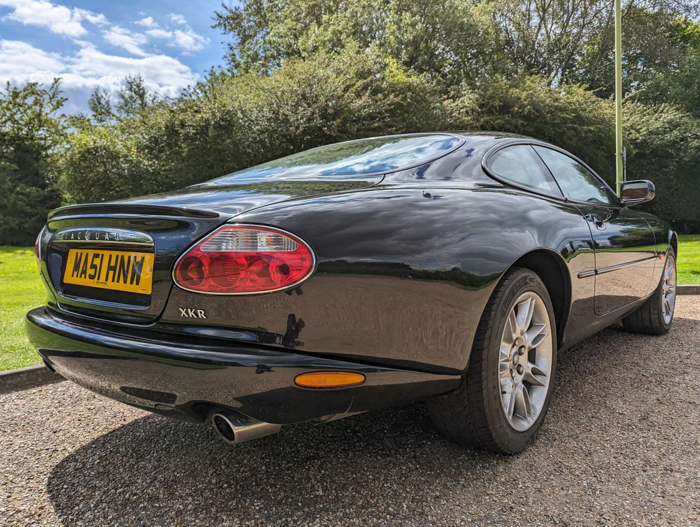 <p>2001 JAGUAR XKR 4.0 AUTO</p>