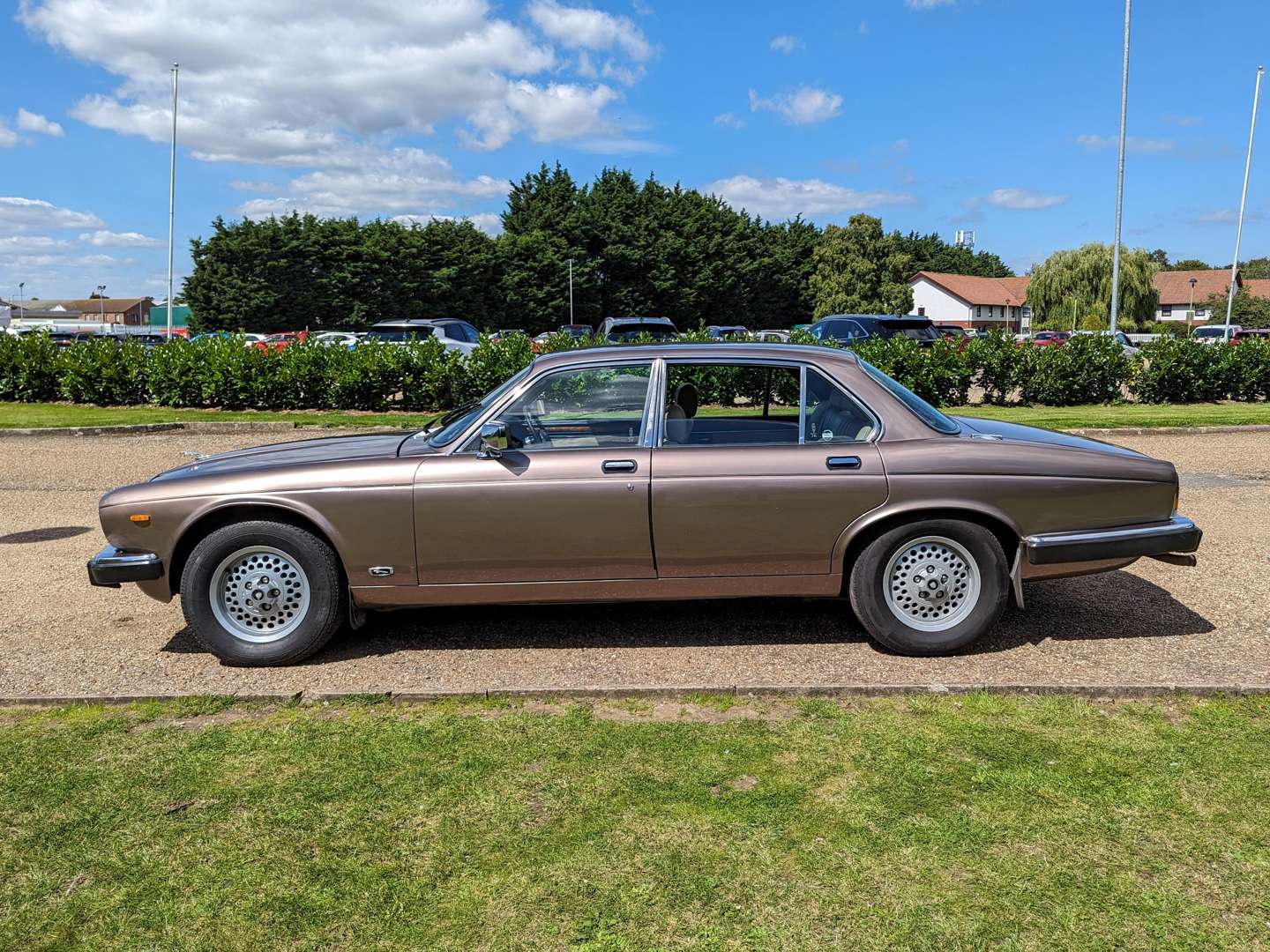 <p>1984 JAGUAR XJ6 4.2 AUTO SERIES 3&nbsp;</p>