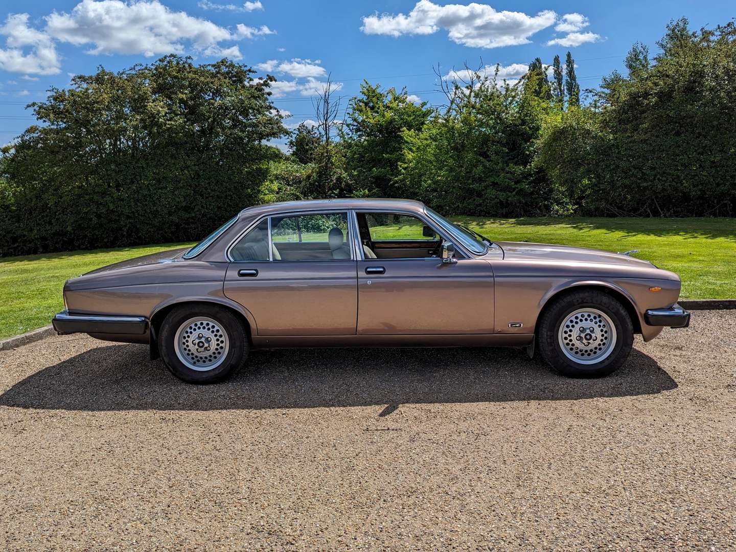 <p>1984 JAGUAR XJ6 4.2 AUTO SERIES 3&nbsp;</p>