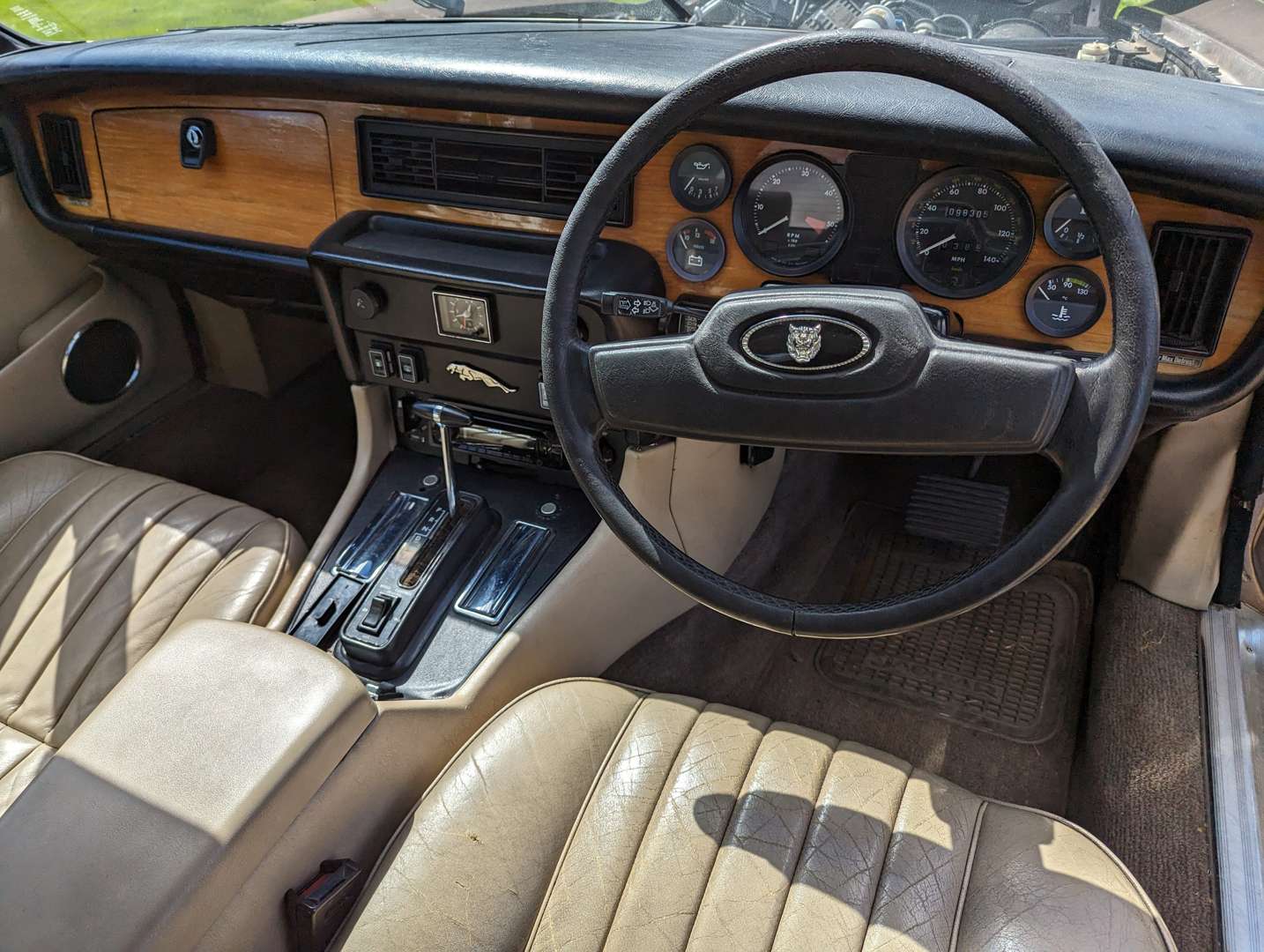 <p>1984 JAGUAR XJ6 4.2 AUTO SERIES 3&nbsp;</p>