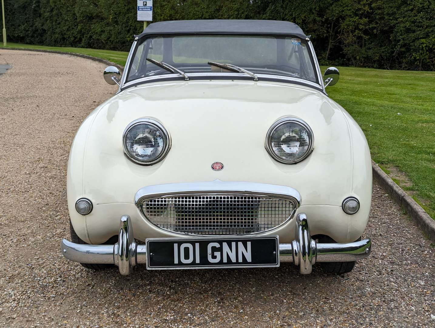 <p>1960 AUSTIN HEALEY ‘FROGEYE’ SPRITE&nbsp;</p>