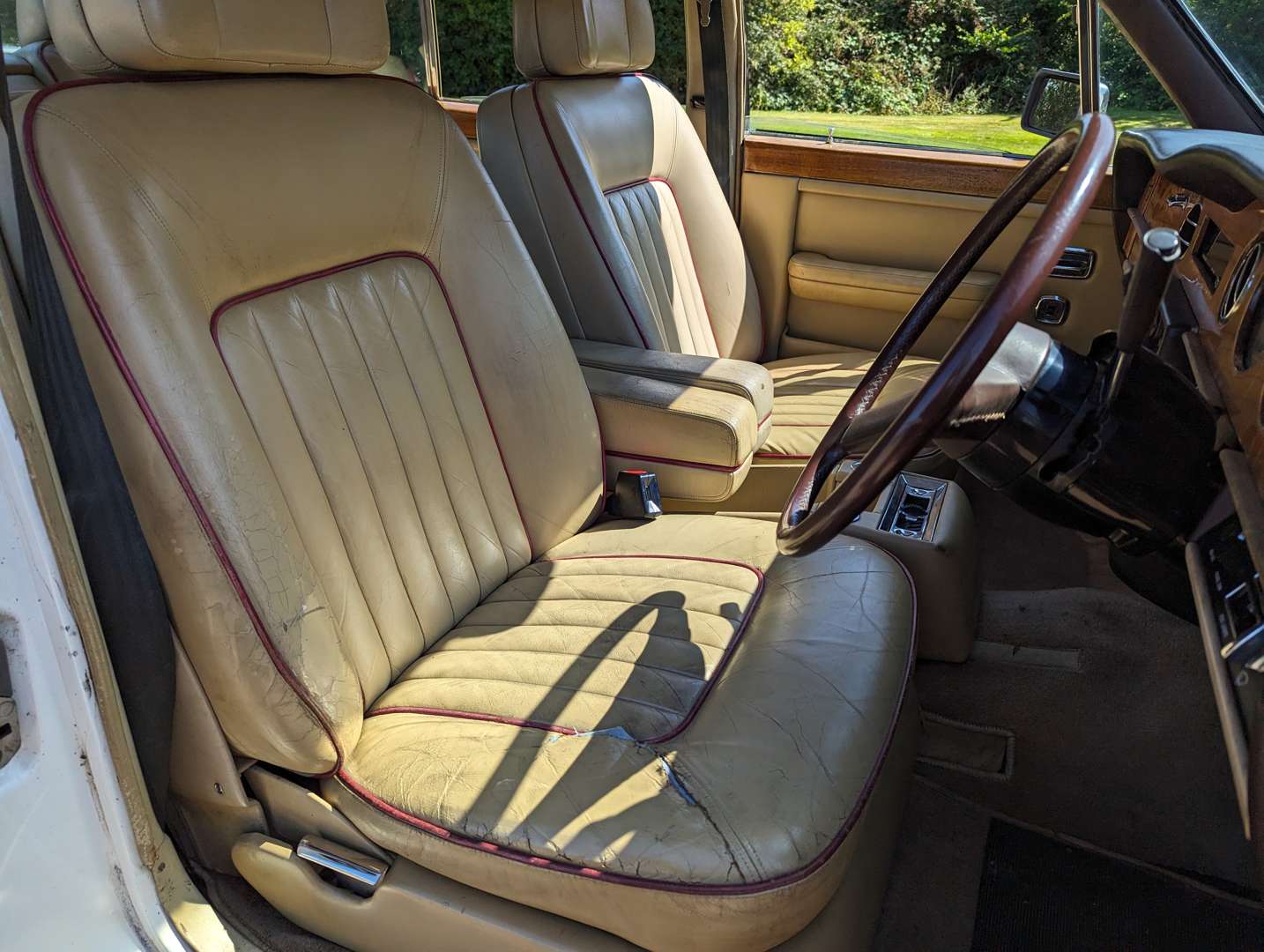 <p>1981 ROLLS ROYCE SILVER SPIRIT</p>