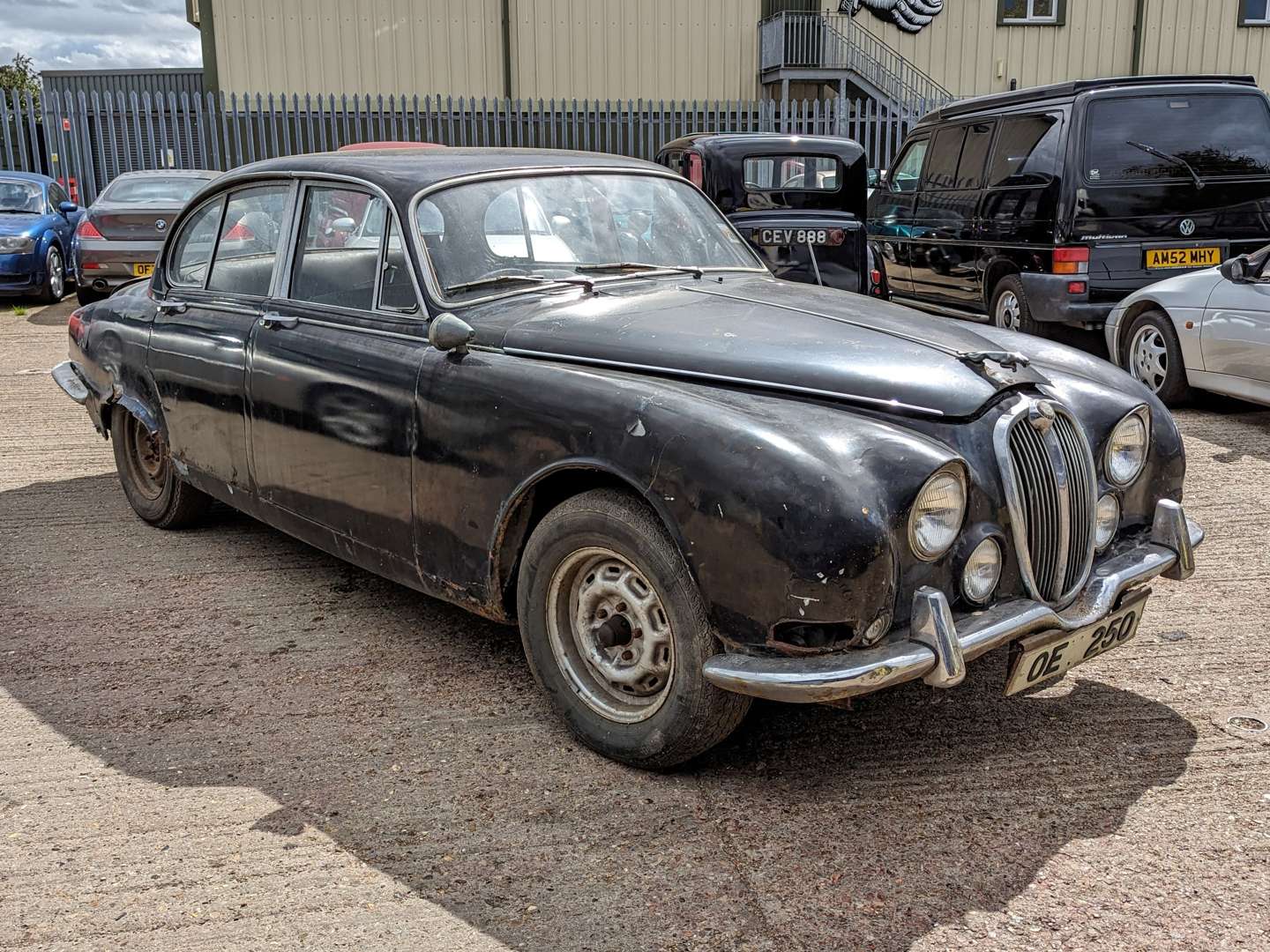 <p>1965 JAGUAR S-TYPE</p>