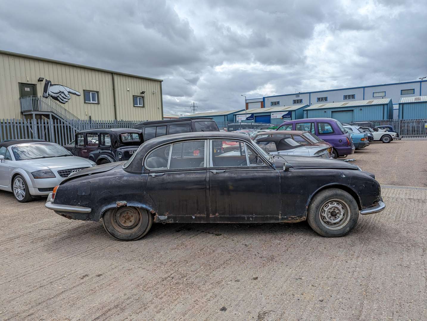 <p>1965 JAGUAR S-TYPE</p>