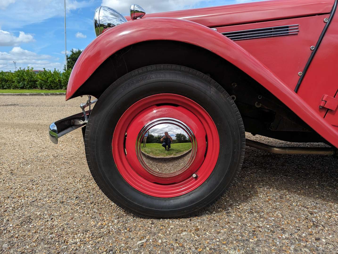 <p>1951 SINGER 4 AB ROADSTER&nbsp;</p>