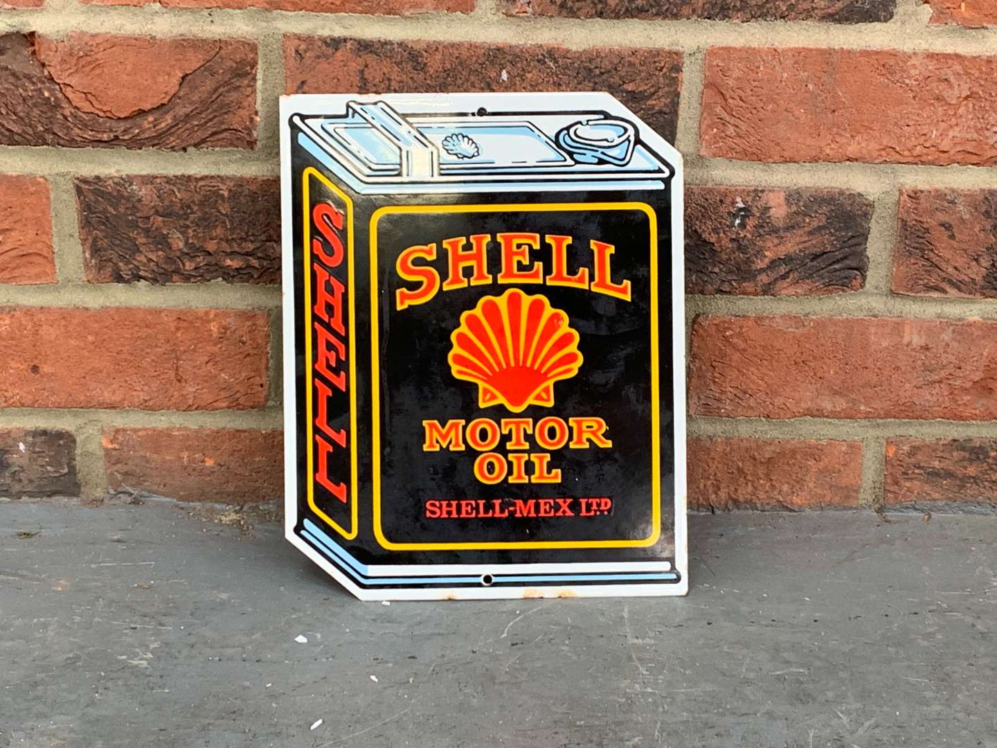 <p>Enamel Shell Motor Oil Sign</p>