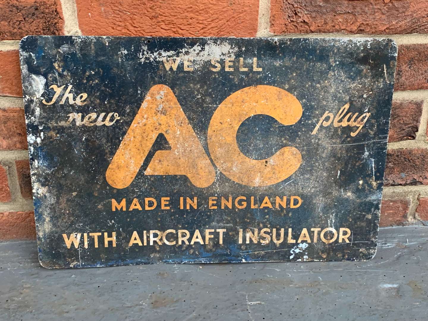 <p>Aluminium AC Spark Plug With Aircraft Insulator Sign</p>