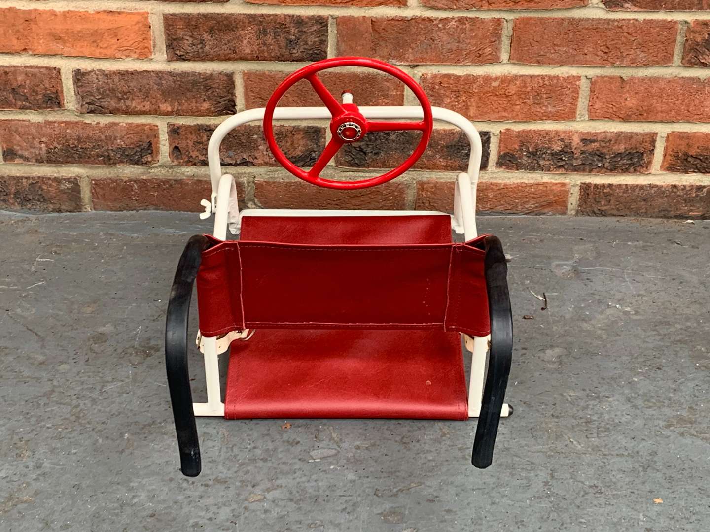 <p>Vintage 1950/60's Childs Car Seat</p>