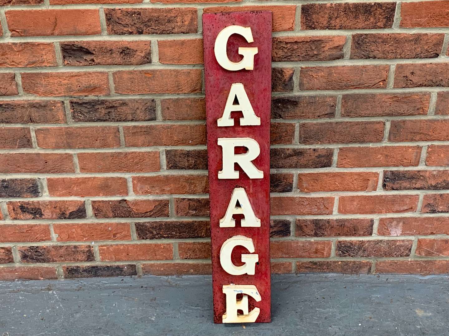 <p>Metal Raised Garage Sign</p>