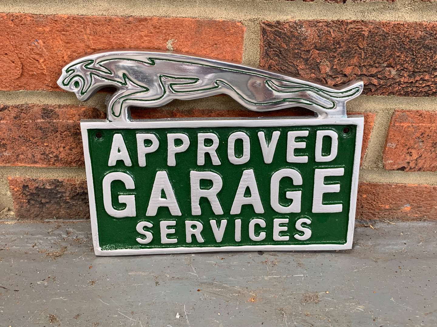 <p>Cast Aluminium Jaguar Approved Garage Service Sign</p>