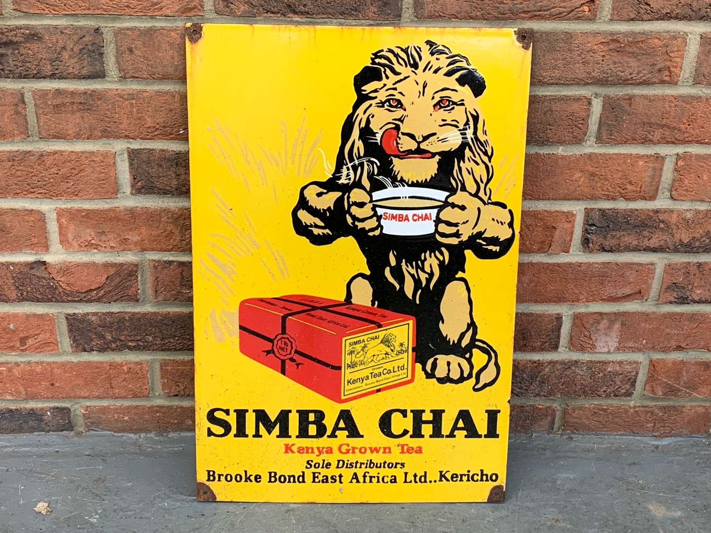 <p>Enamel Simba Chai Tea Sign</p>