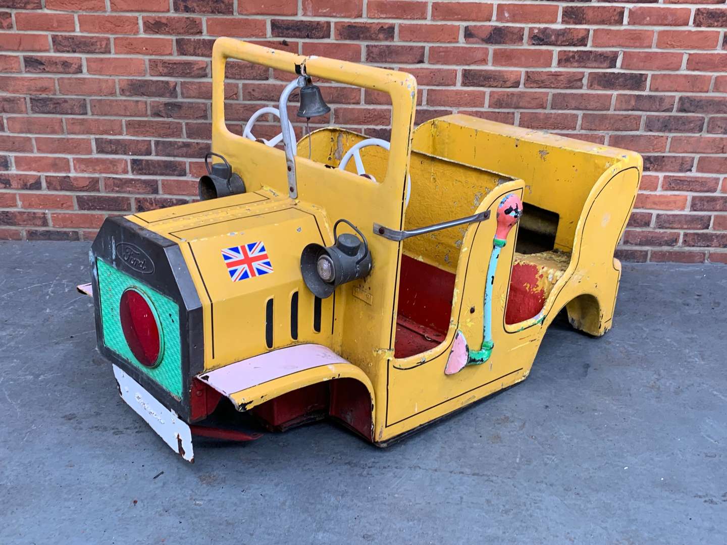 <p>Vinatge Fibreglass Model T Ford Fairground Ride</p>