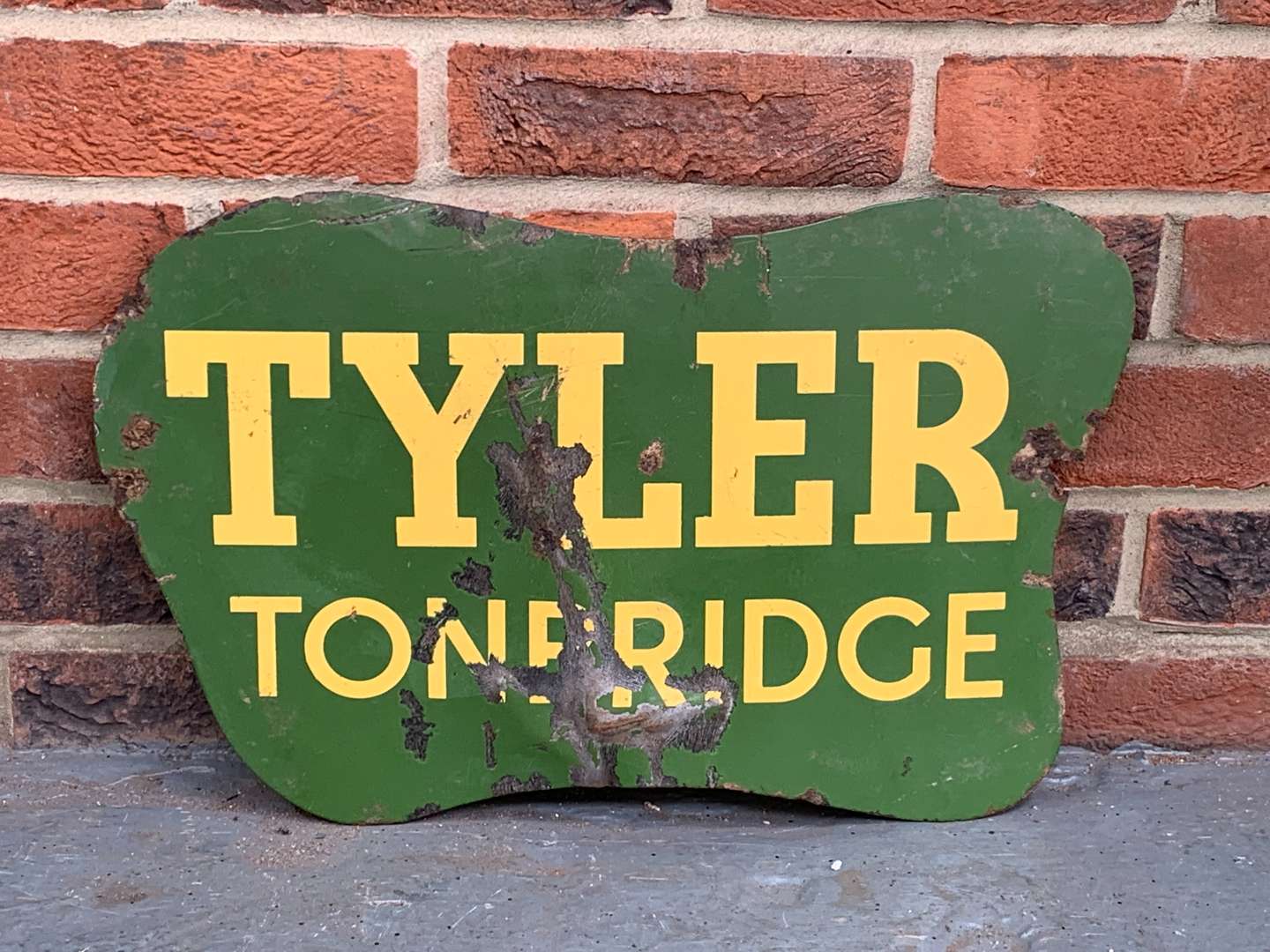 <p>Enamel Tyler Tonbridge Sign</p>