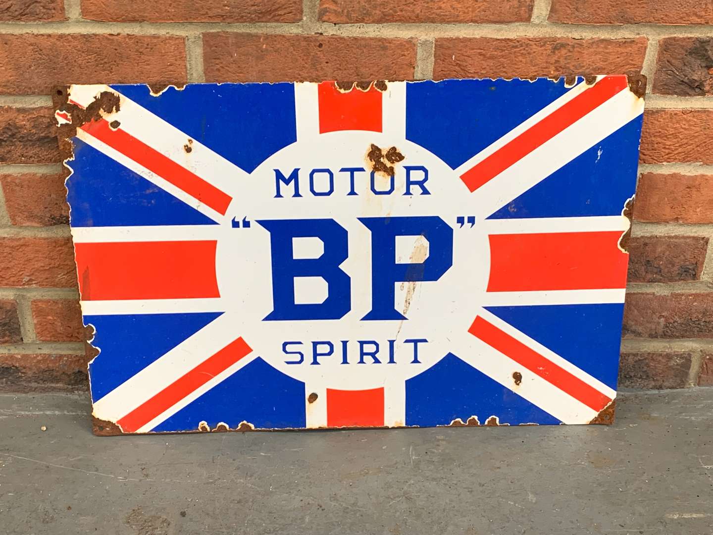 <p>Enamel BP Motor Spirit Union Jack Sign&nbsp;</p>