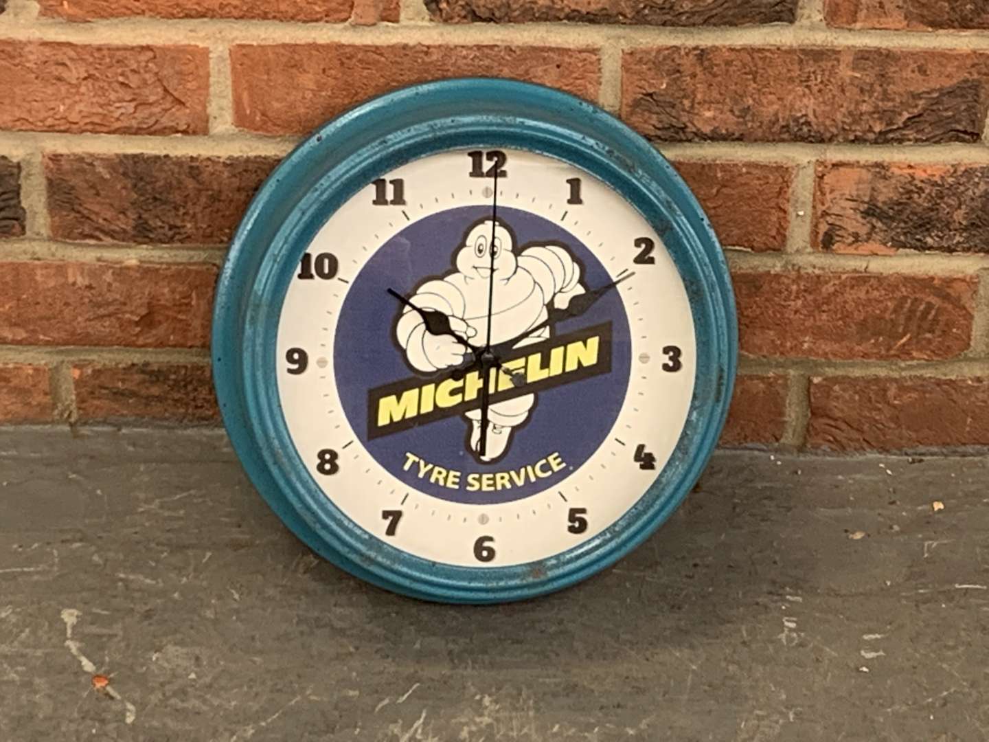 <p>Modern Michelin Tyre Servive Wall Clock</p>
